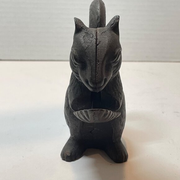 Vintage Cast Iron Black Squirrel Nutcracker Rustic Home Decor Collectible 5" Tal - Picture 5 of 9